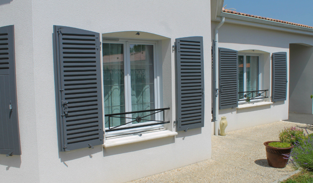 Bonnet Stores - Volets battants en bleu